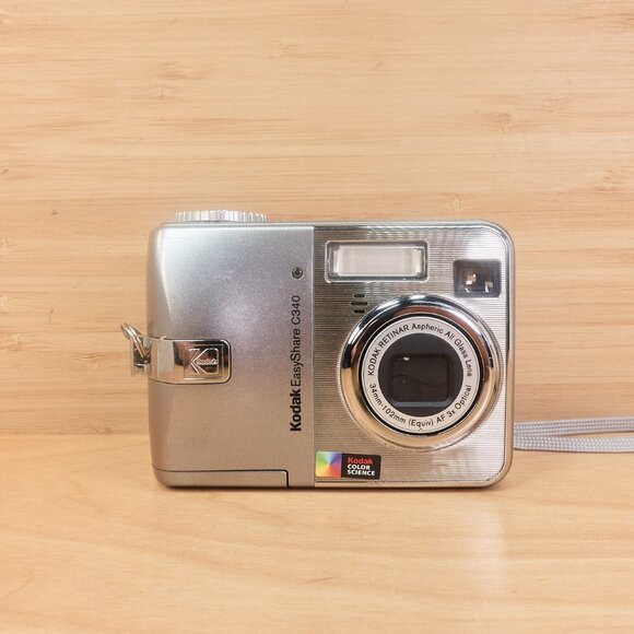 Kodak EasyShare C340 / 5MP Digital Camera / Silver - Picture 2 of 6